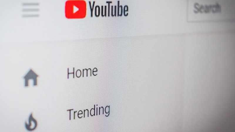 YouTubeの再生履歴を削除するとどうなる?消える範囲・相手にバレるか・おすすめへの影響までやさしく解説